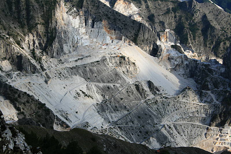 marble pit carrara