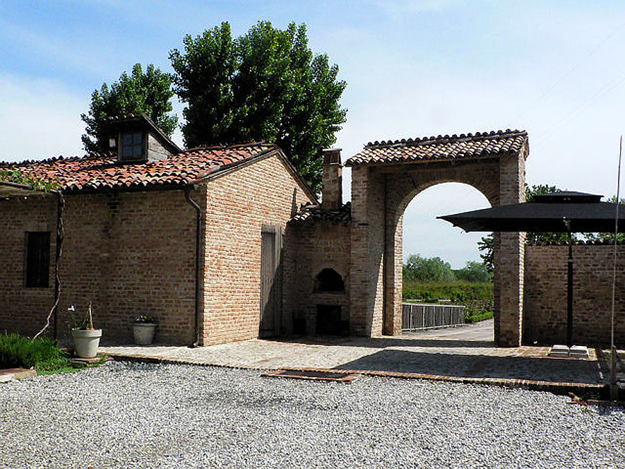 Pallavicino's  courtyard