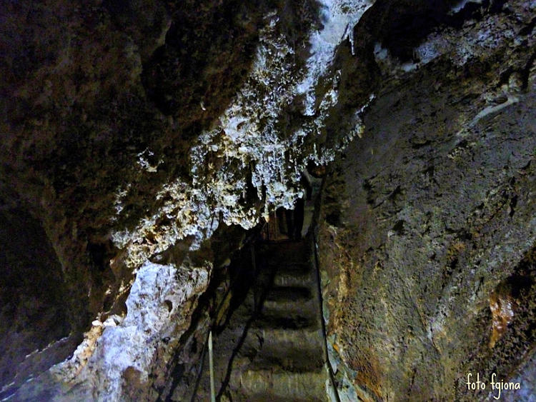 Is Zuddas caves