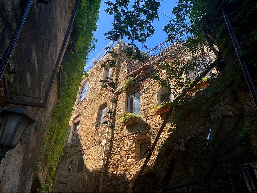 10.2021: Marina Daprelā - bussana vecchia (im)