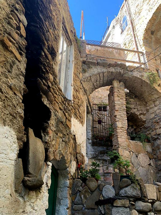 10.2021: Marina Daprelā - bussana vecchia (im)