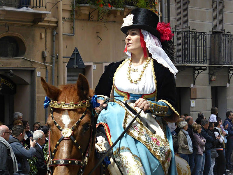 10.2016: Francesca Giona - cagliari (ca)
