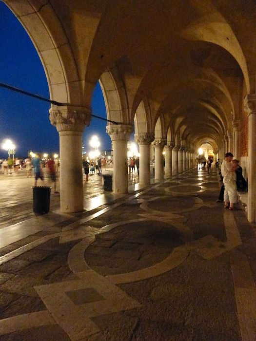 07.2018: Stefania Origlia - venezia (ve)