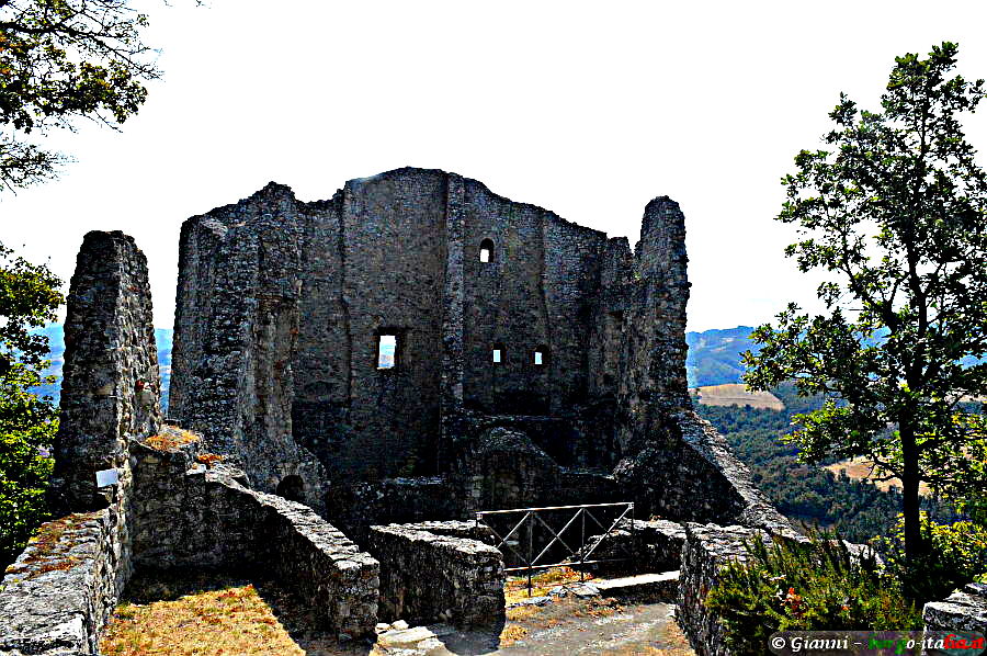 castello di Canossa