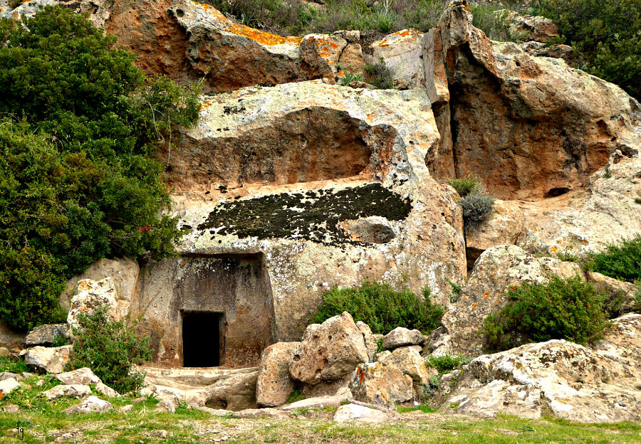 Montessu necropolis