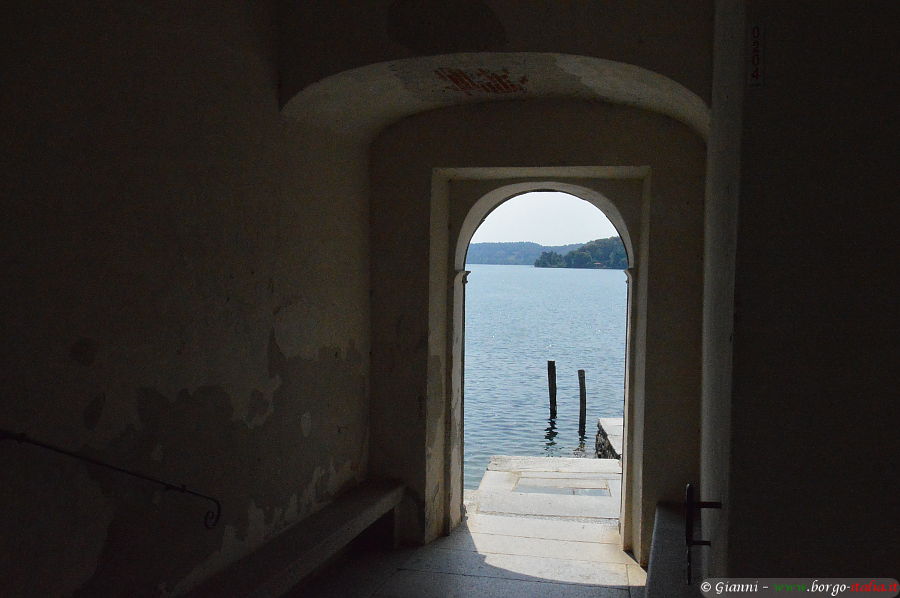 San Giulio, l'isola del silenzio