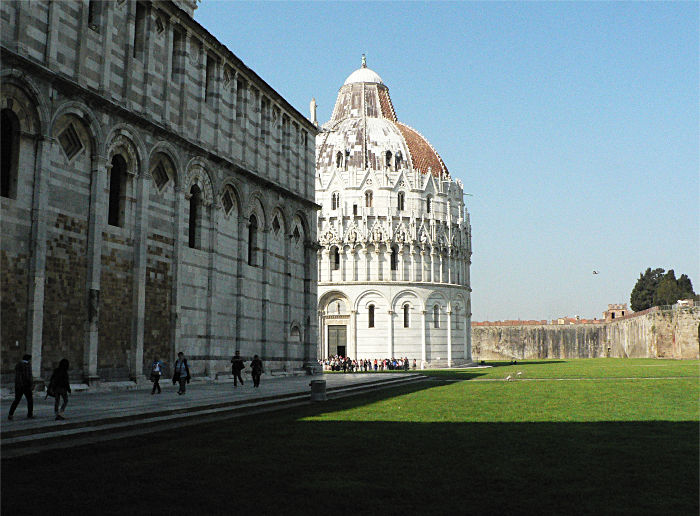 Pisa and its miracles