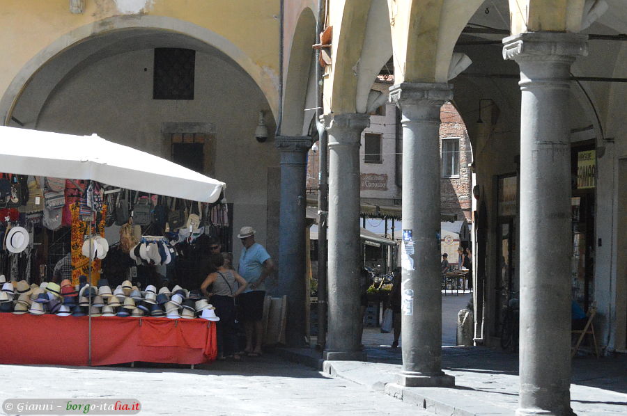 Pisa Piazza Delle Vettovaglie