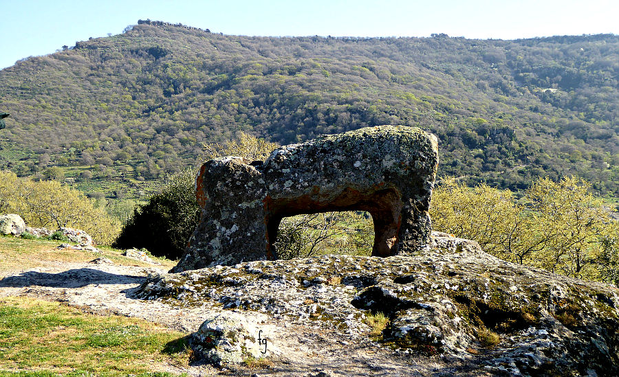 Saint Andrea Priu necropolis